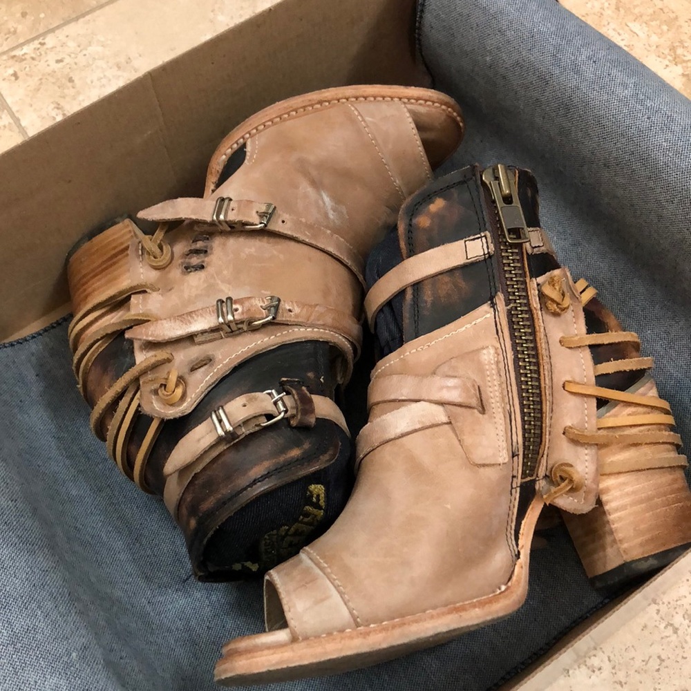 Freebird by Steven Carterr Size 8